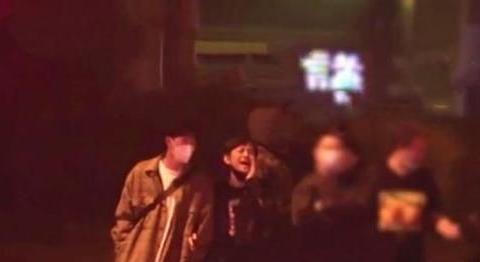 贼王最新爆料新闻视频播放,揭秘犯罪团伙内幕，视频播放引发热议